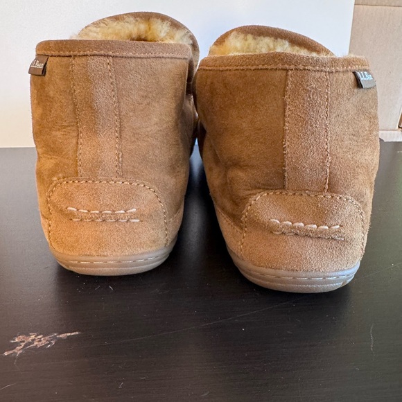 Men\'s Tan Almost New Slippers